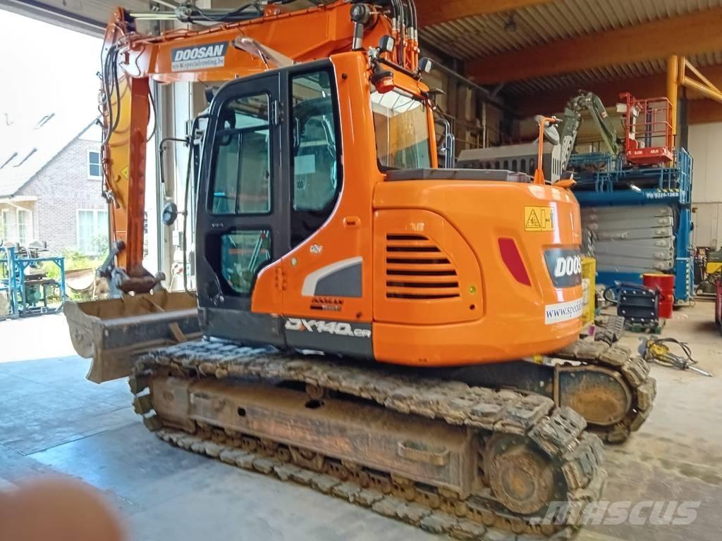 Doosan DX 140 LCR Excavadoras sobre orugas
