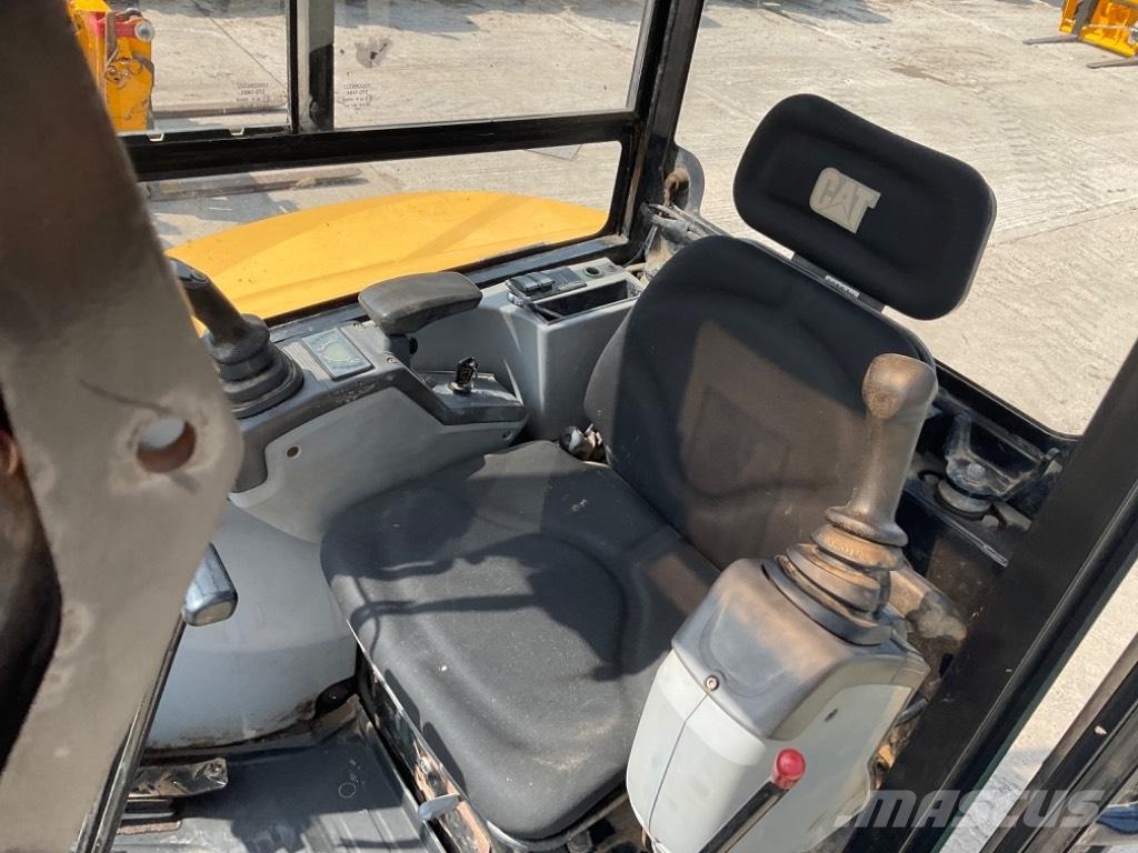 CAT 302.7 D CR Miniexcavadoras