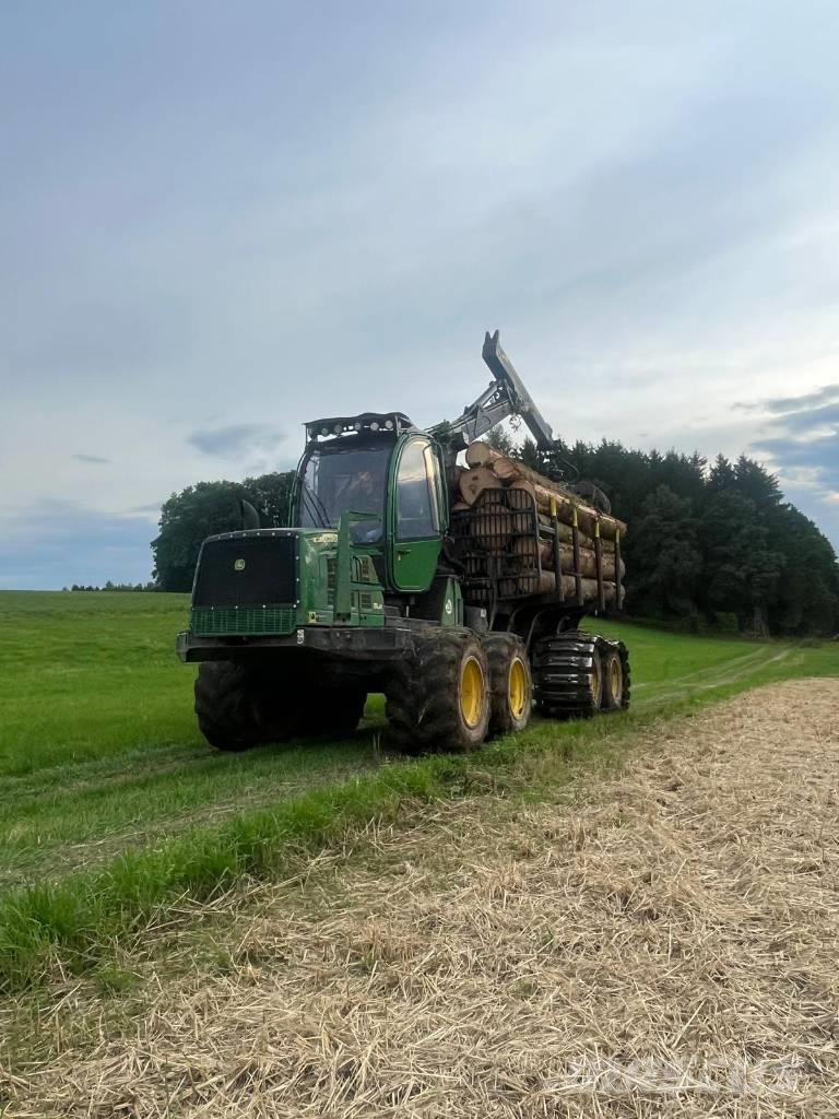 John Deere 1110E Transportadoras