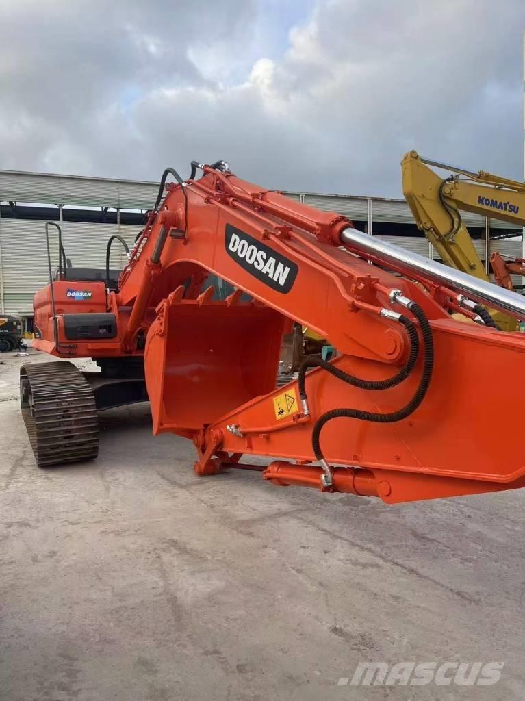 Doosan DX300LC-9C Excavadoras sobre orugas