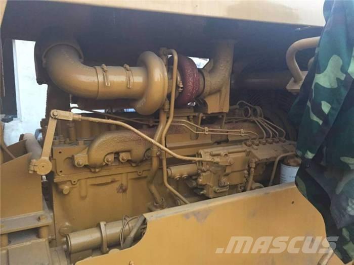 CAT D 6 D Buldozer sobre oruga