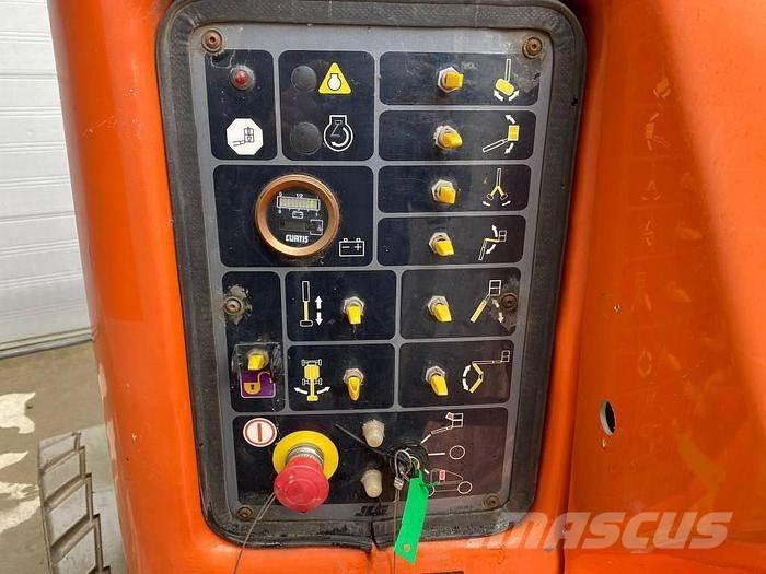 JLG E400AJP Plataformas con brazo de elevación manual