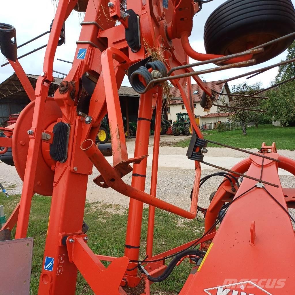 Kuhn GF 8702 Rastrilladoras y rastrilladoras giratorias