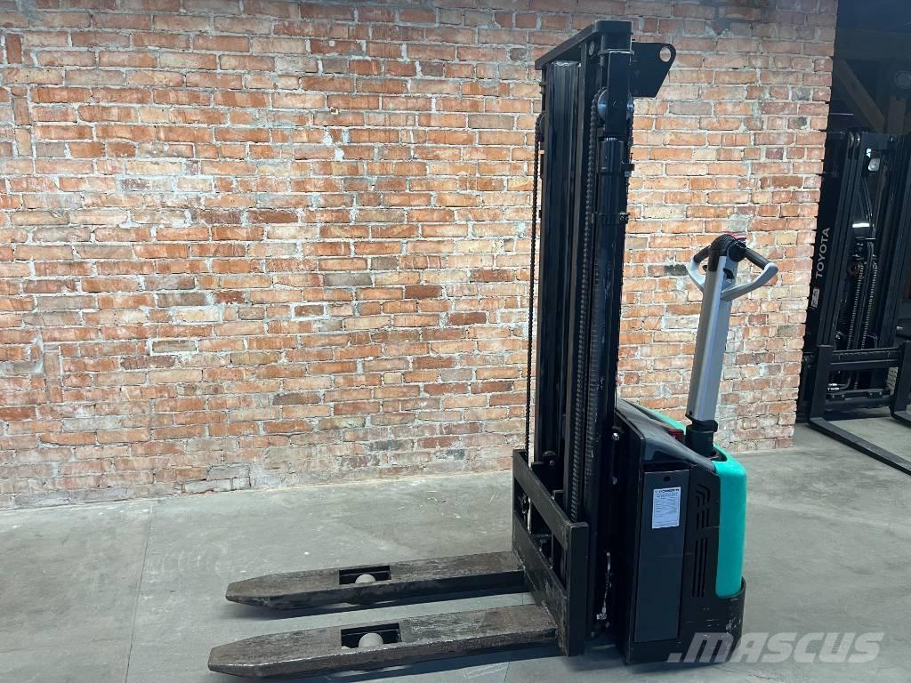 Mitsubishi SBP 12 N Montacargas manual