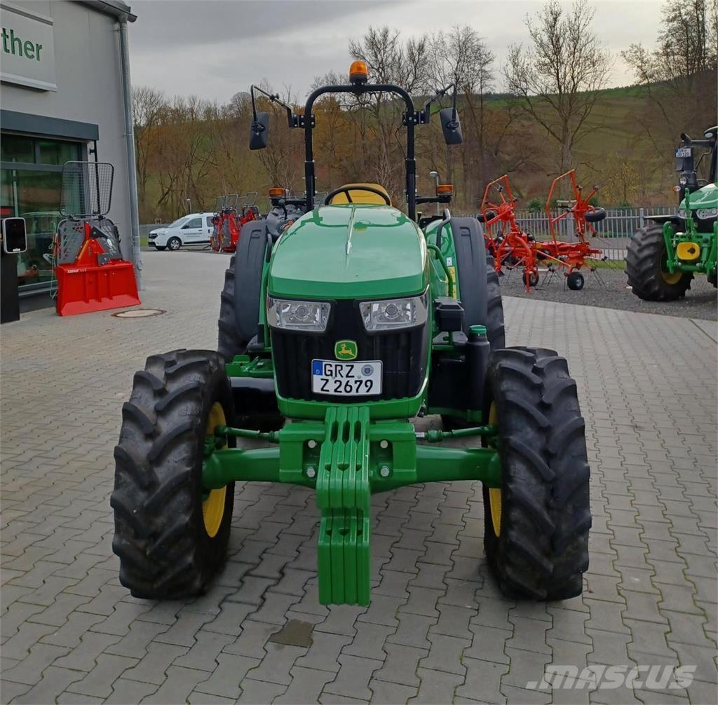 John Deere 5050E Tractores