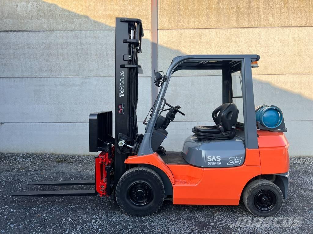 Toyota 42-7 FGF 25 Camiones LPG