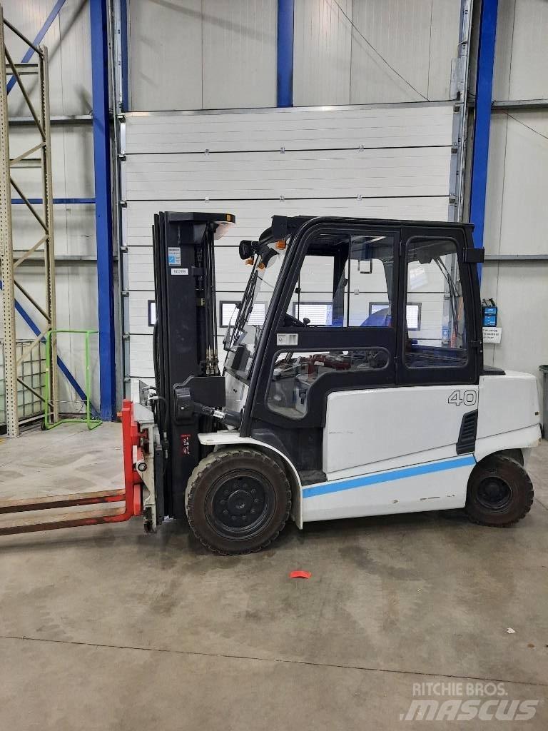 UniCarriers HX40 Carretillas de horquilla eléctrica