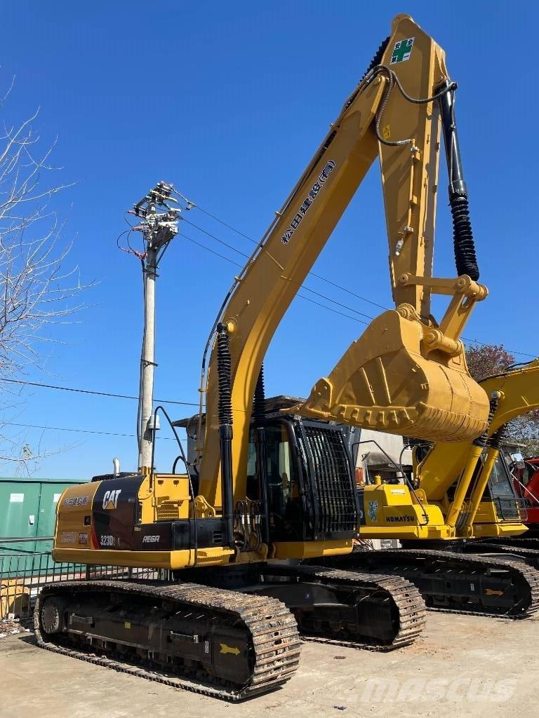 CAT 323D2 Excavadoras sobre orugas
