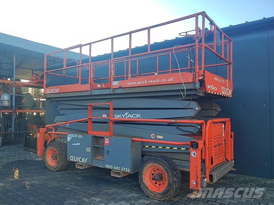 SkyJack SJ 9250 Plataformas tijera