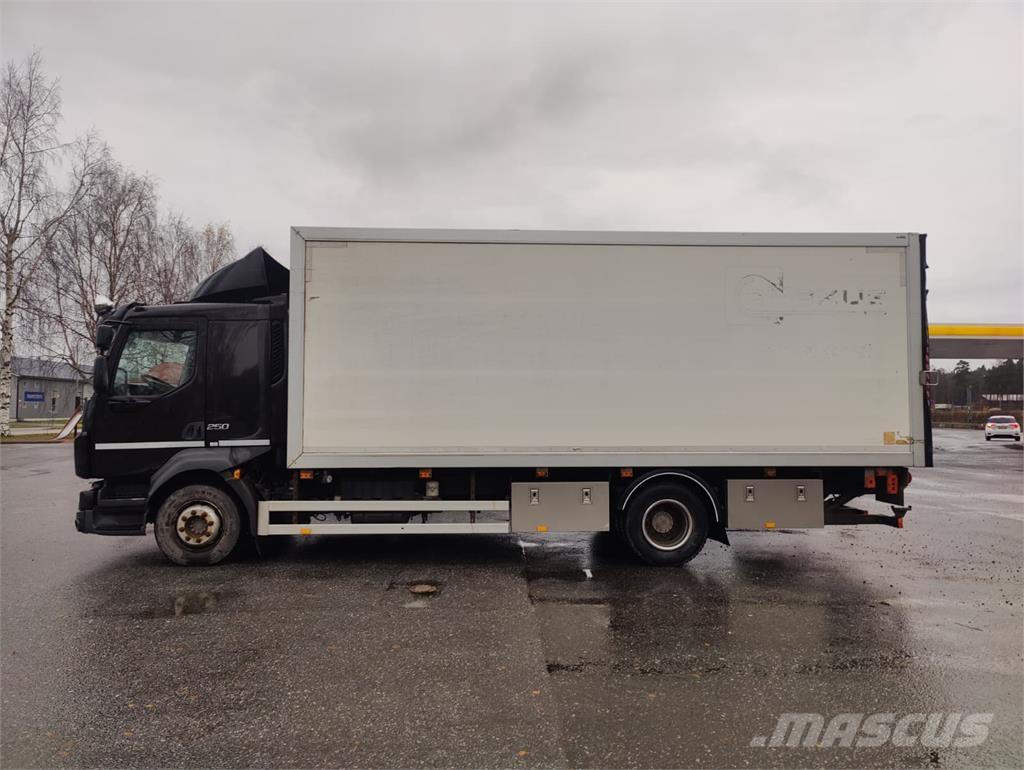 Volvo FL 250 Camiones con caja de remolque