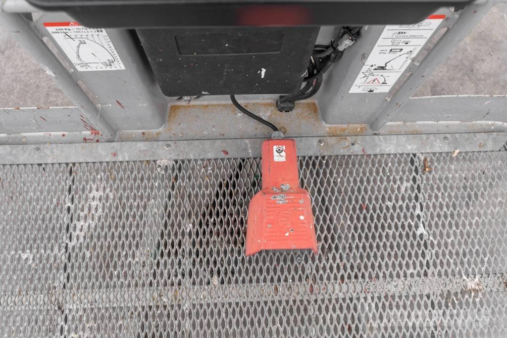 Manitou ManGo 12 Plataformas con brazo de elevación manual