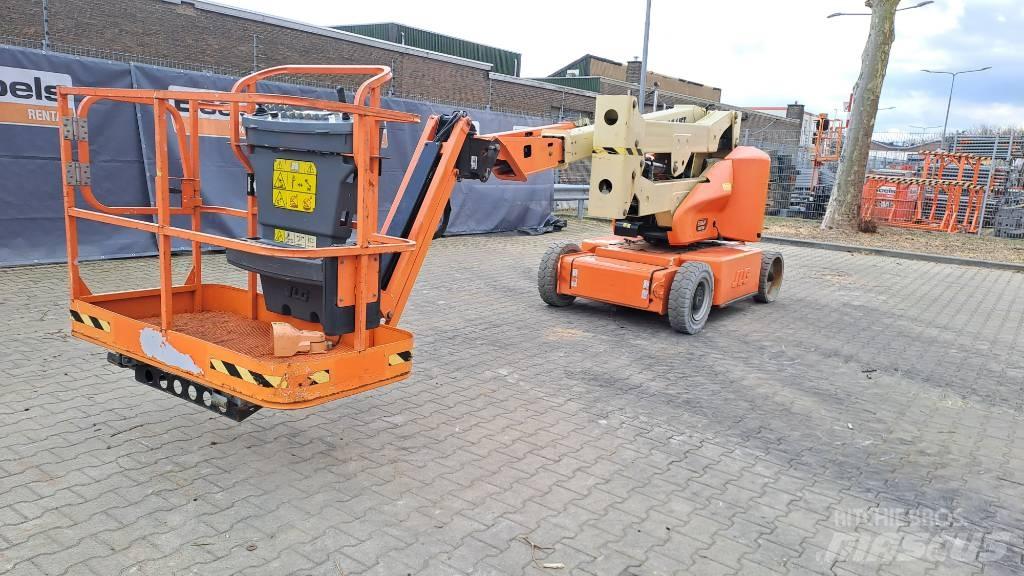 JLG E400AJPN Plataformas con brazo de elevación manual