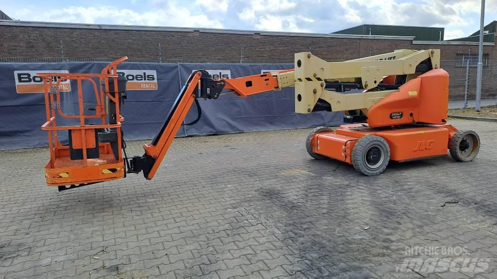 JLG E400AJPN Plataformas con brazo de elevación manual