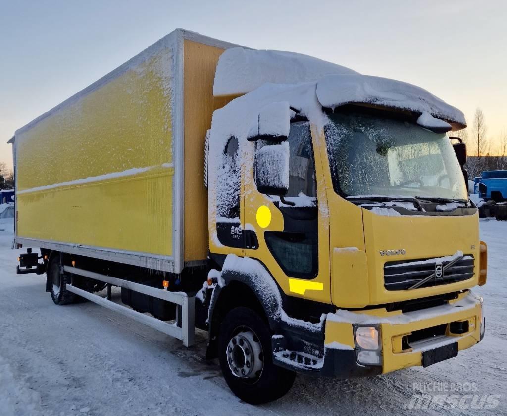 Volvo FL240 skåpbil Camiones con caja de remolque