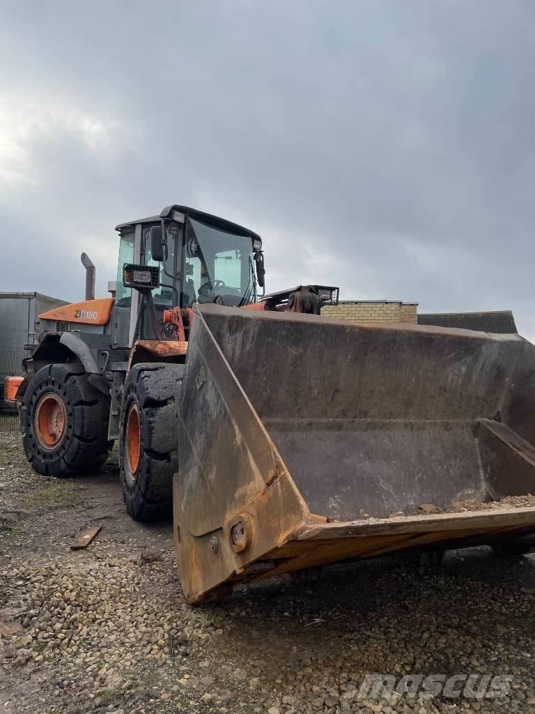 Hitachi ZW 180-5 Cargadoras sobre ruedas