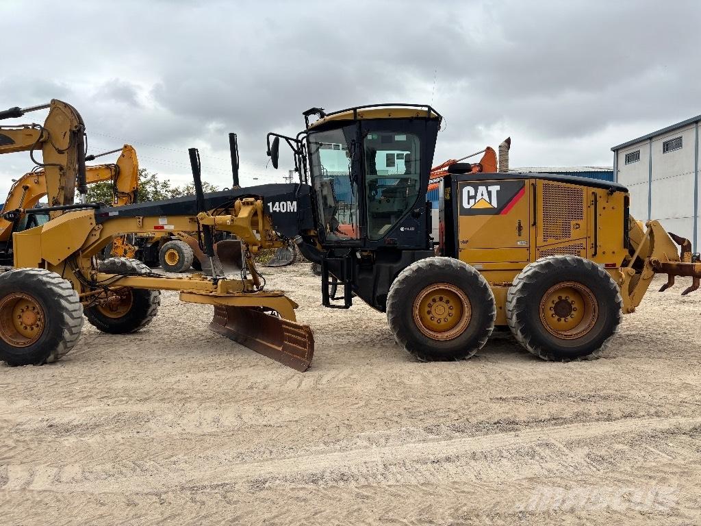 CAT 140M Niveladoras
