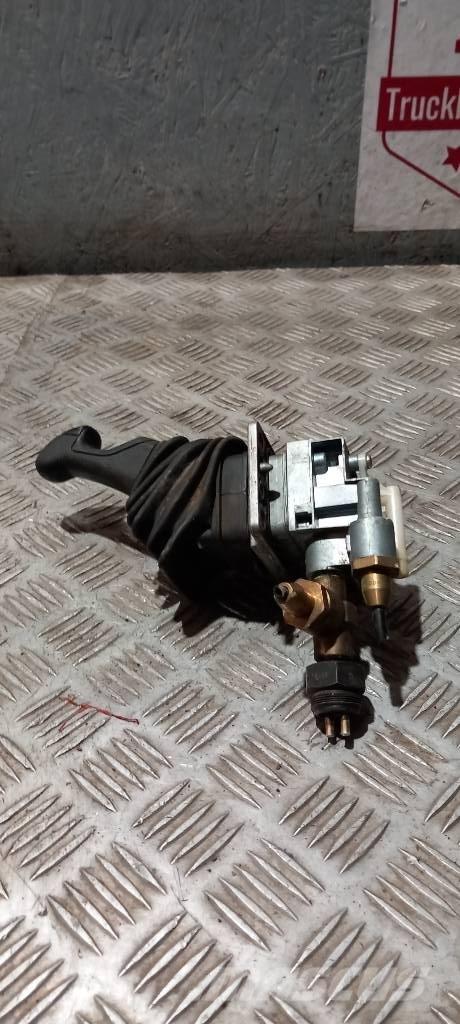 Scania S 94     1324425 Cabinas