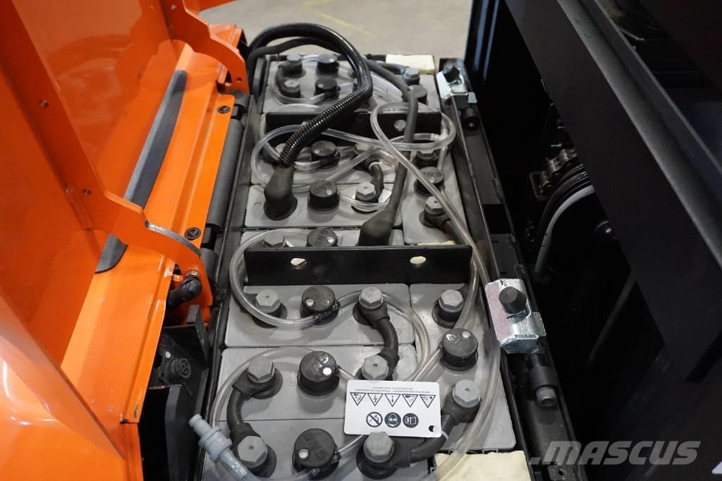 Toyota OSE100 Montacargas recogepedidos de media altura