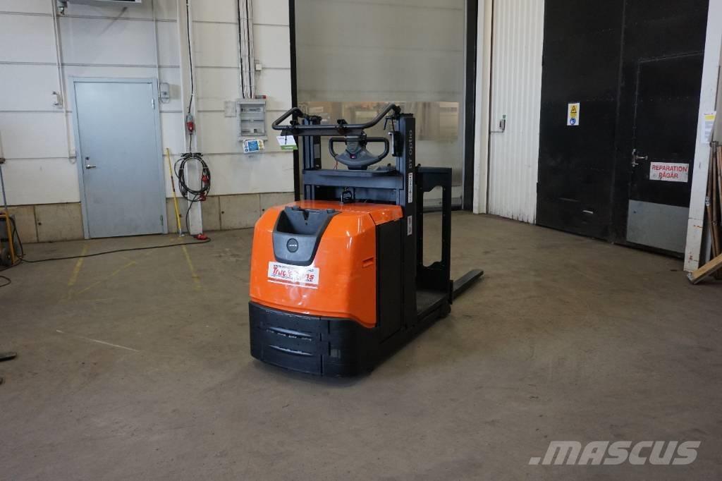 Toyota OSE100 Montacargas recogepedidos de media altura