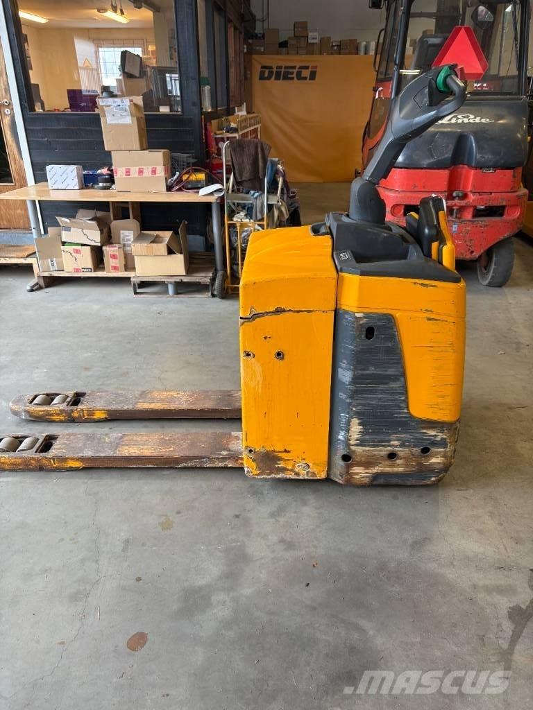 Jungheinrich ERE 225 Montacargas con plataformas de baja elevación