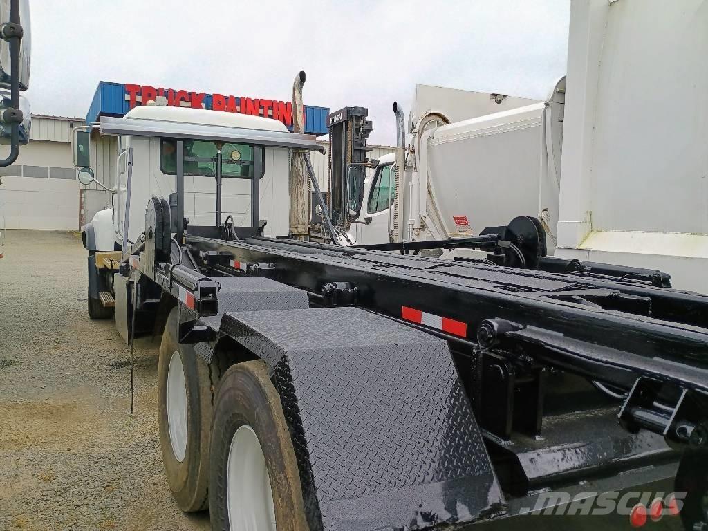 Mack CV 713 Camiones desmontables