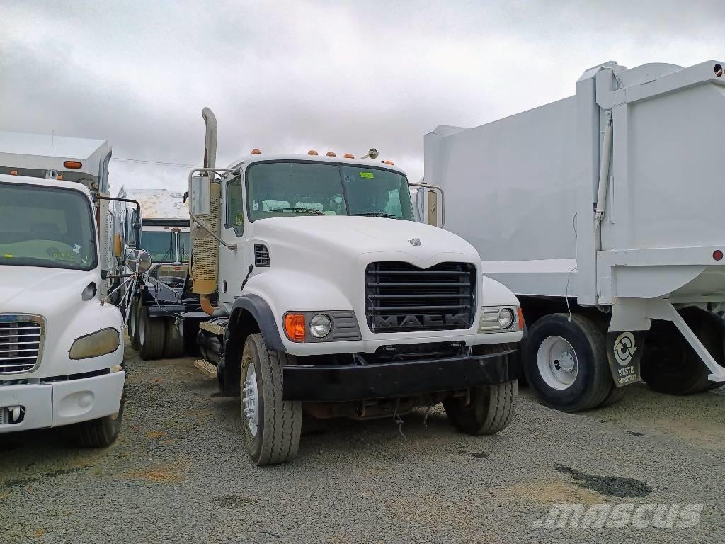 Mack CV 713 Camiones desmontables