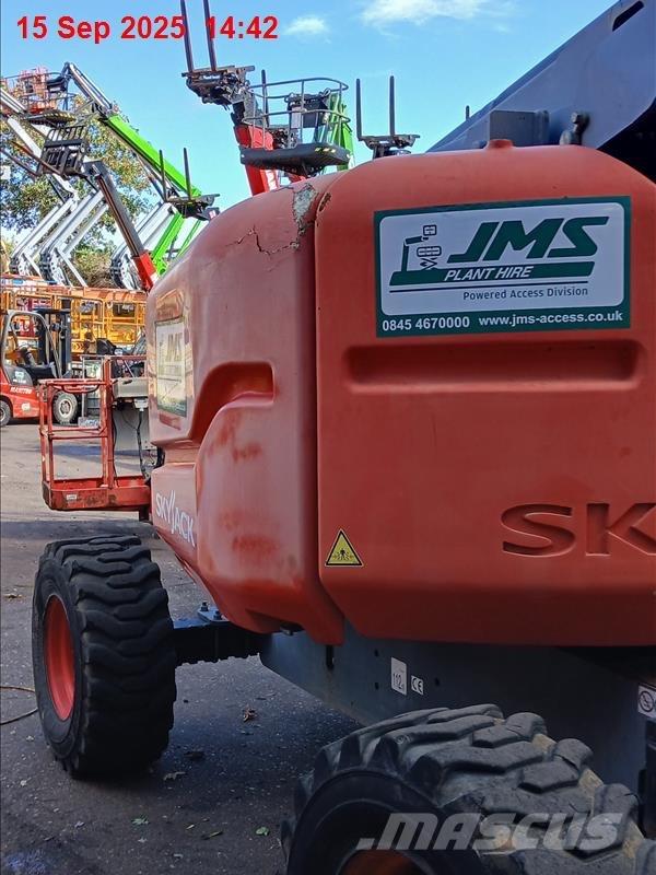 SkyJack SJ 63 AJ Plataformas con brazo de elevación manual