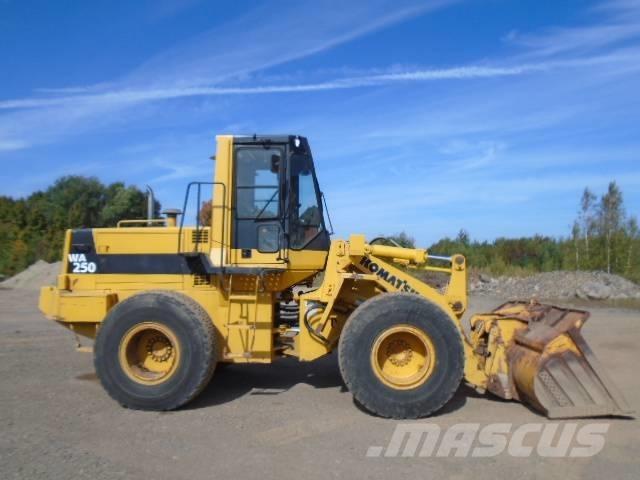 Komatsu WA 250 Cargadoras sobre ruedas