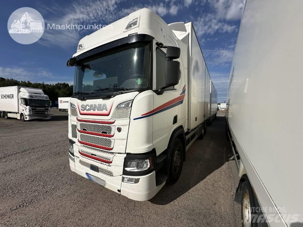 Scania R 450 Camiones con caja de remolque