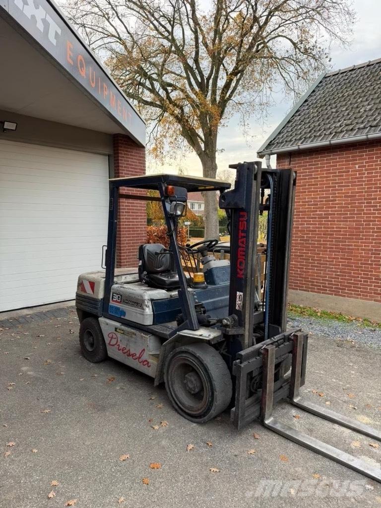 Komatsu FD30T-11E Camiones diesel