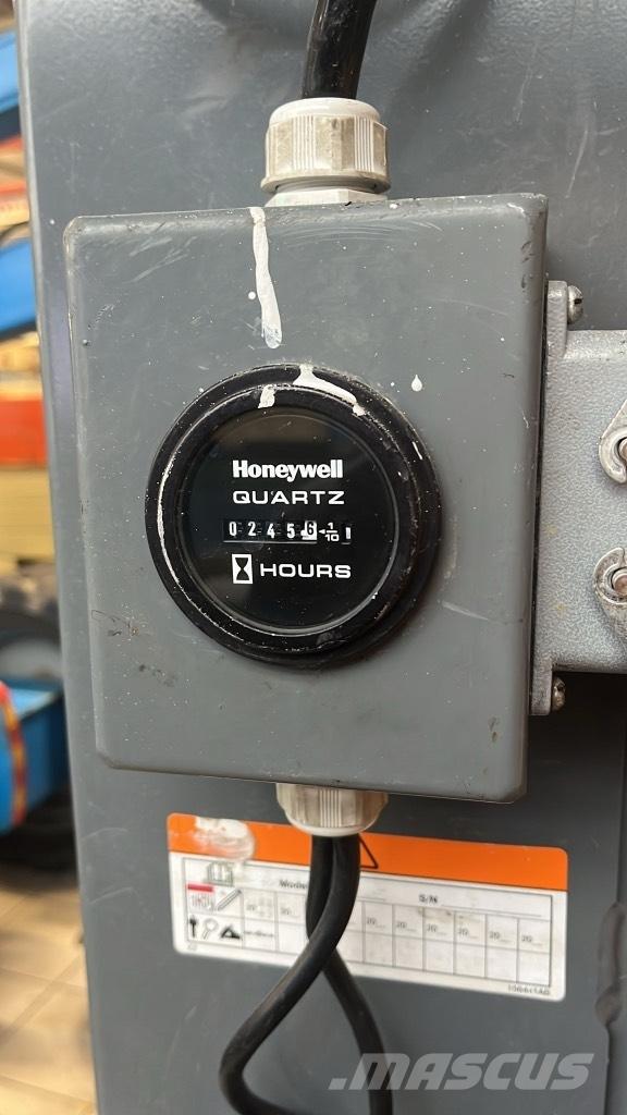 SkyJack SJ 16 Plataformas tijera