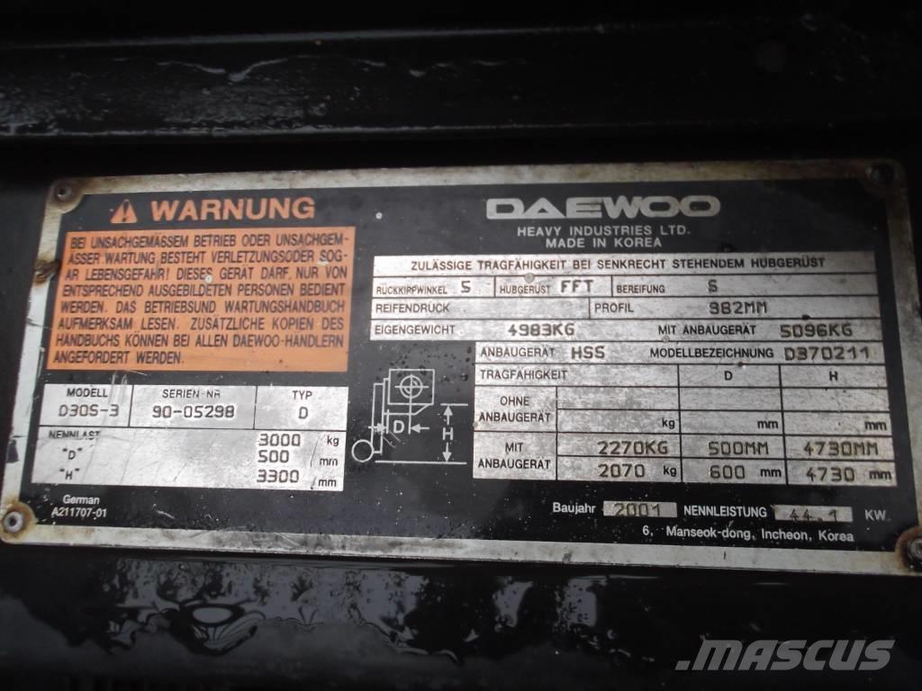 Daewoo D30S3 V-2372 Camiones diesel