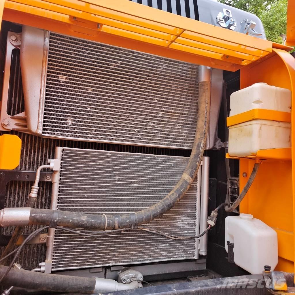 Hyundai 220LC-9S Excavadoras sobre orugas