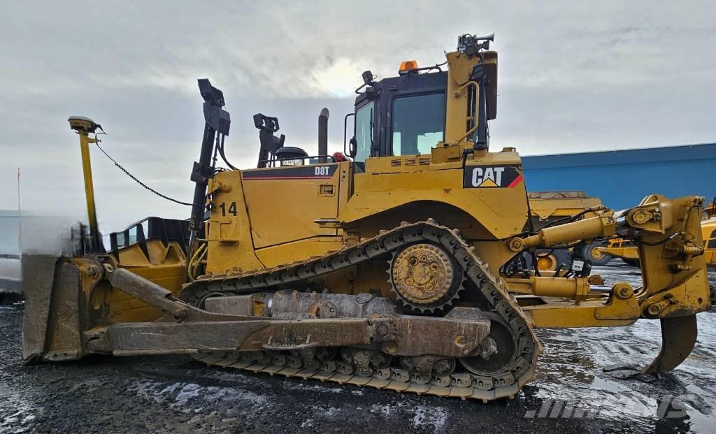CAT D 8 T Buldozer sobre oruga