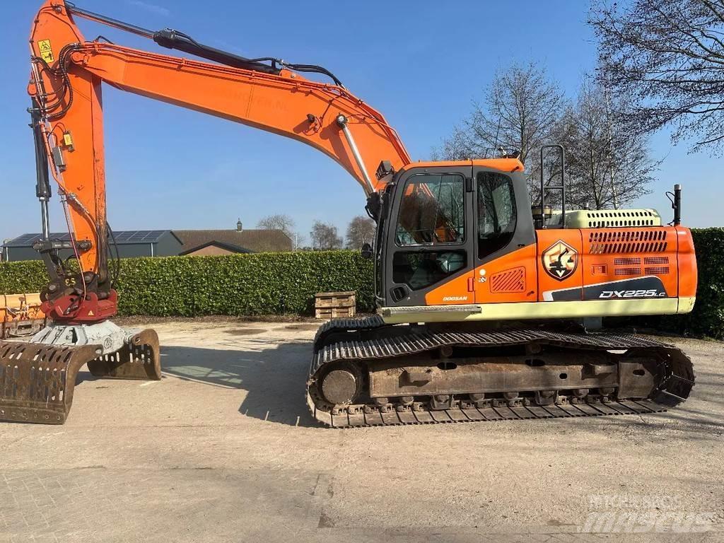 Doosan DX225LC Excavadoras sobre orugas