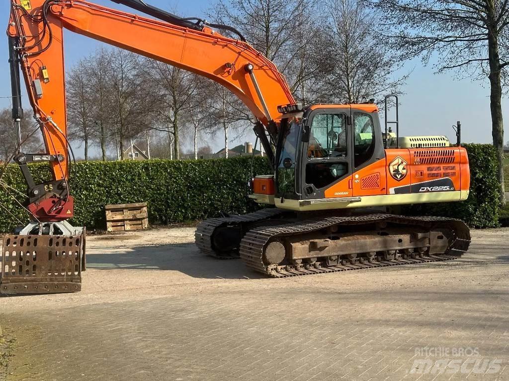 Doosan DX225LC Excavadoras sobre orugas