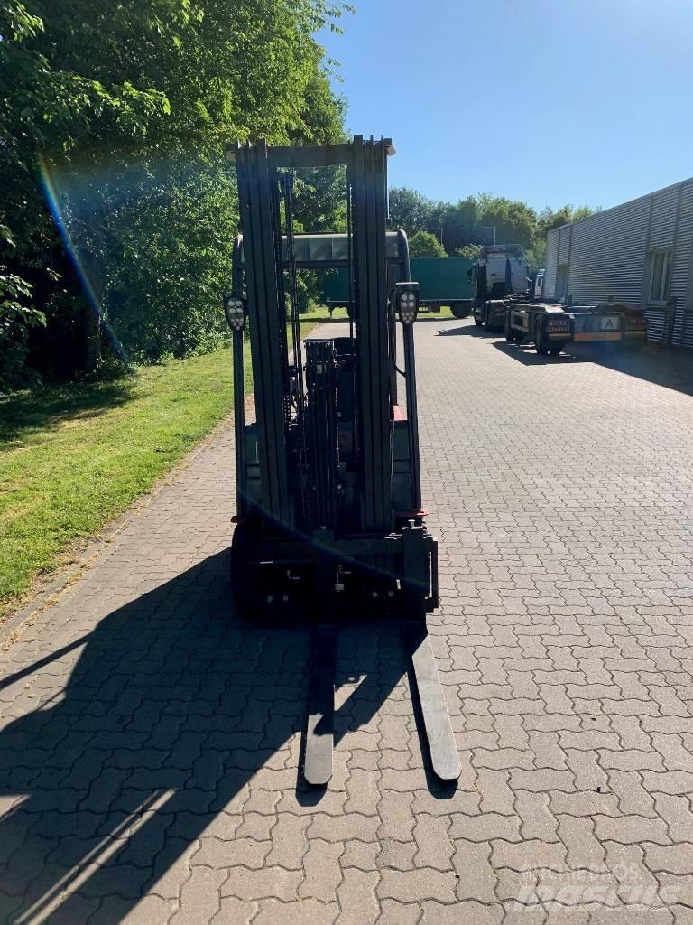 Manitou ME318 Carretillas de horquilla eléctrica