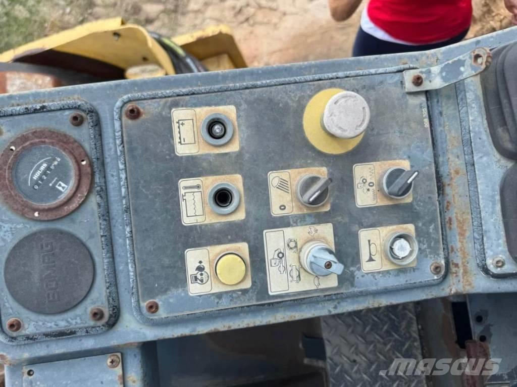 Bomag BW 211 P D-3 Rodillos de un solo tambor