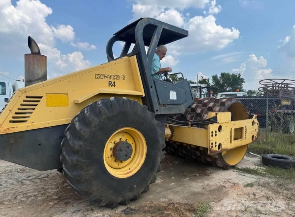Bomag BW 211 P D-3 Rodillos de un solo tambor