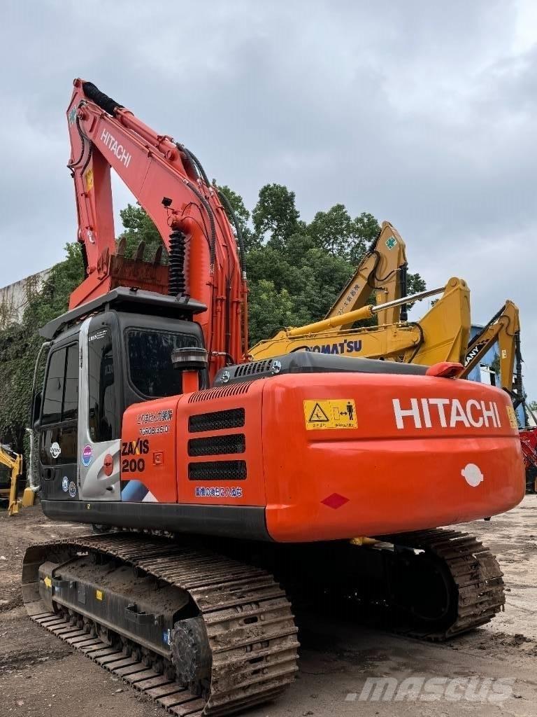 Hitachi ZX 200 Excavadoras sobre orugas
