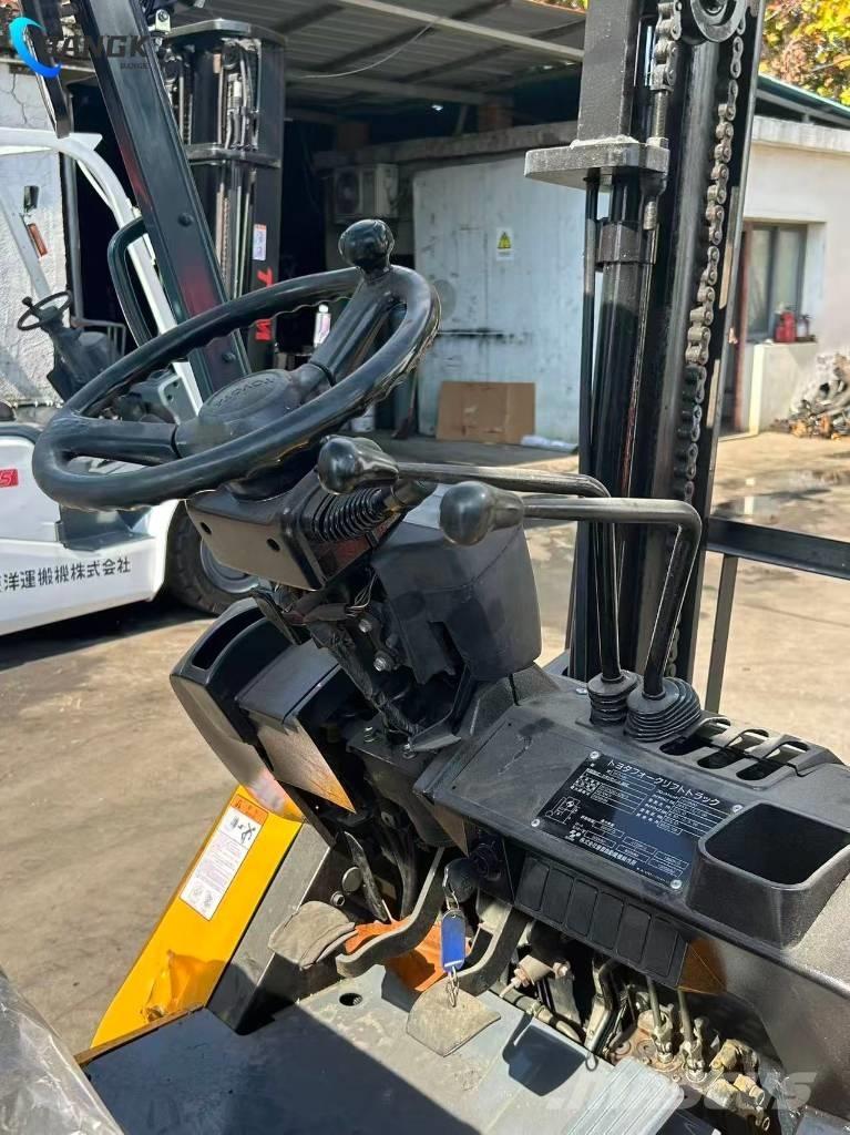 Toyota 7 FDN 30 Camiones diesel