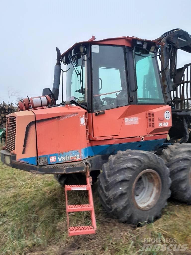 Valmet 830 Transportadoras