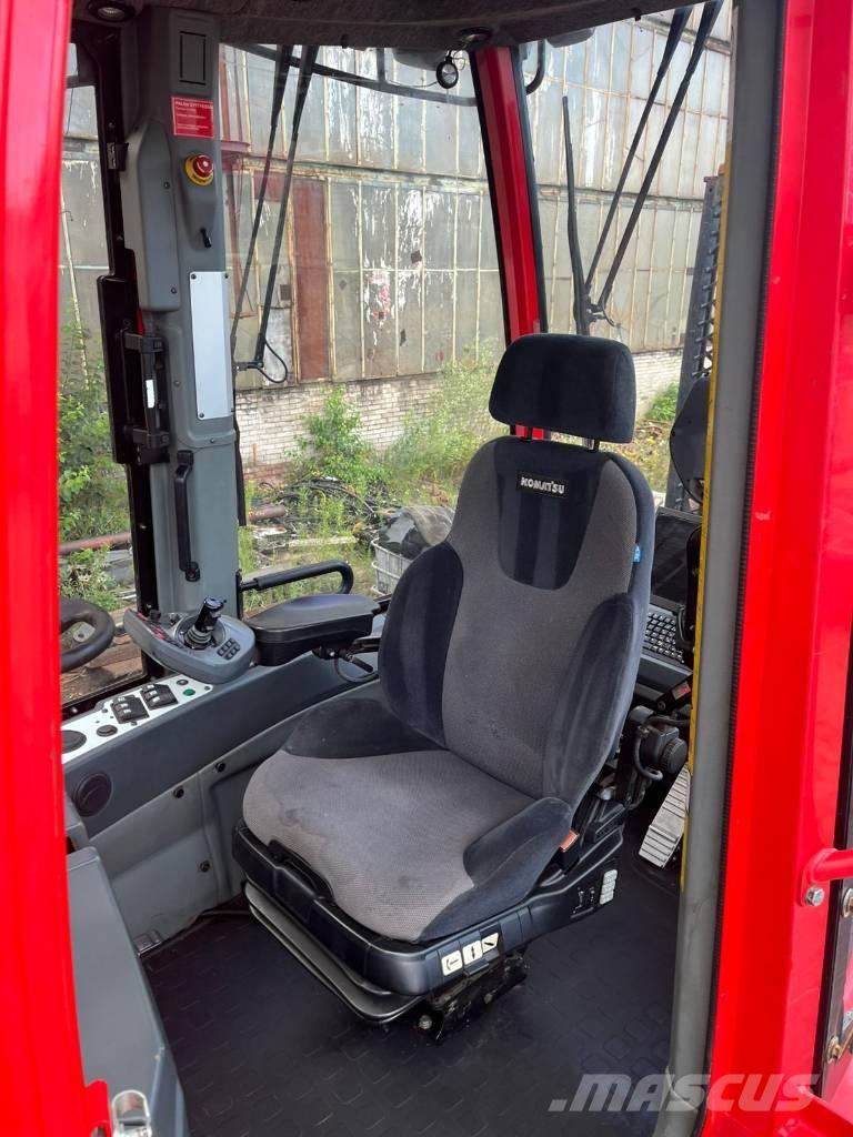 Komatsu 875 Transportadoras