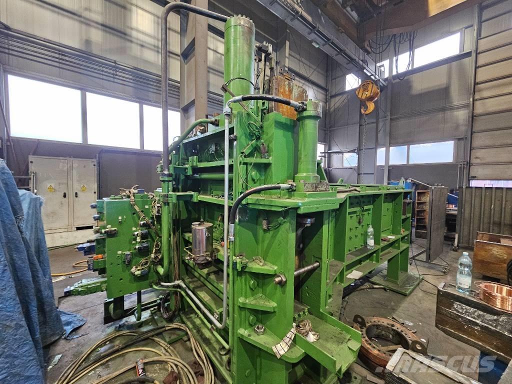  Henschel 30 x 30 Empacadoras industriales