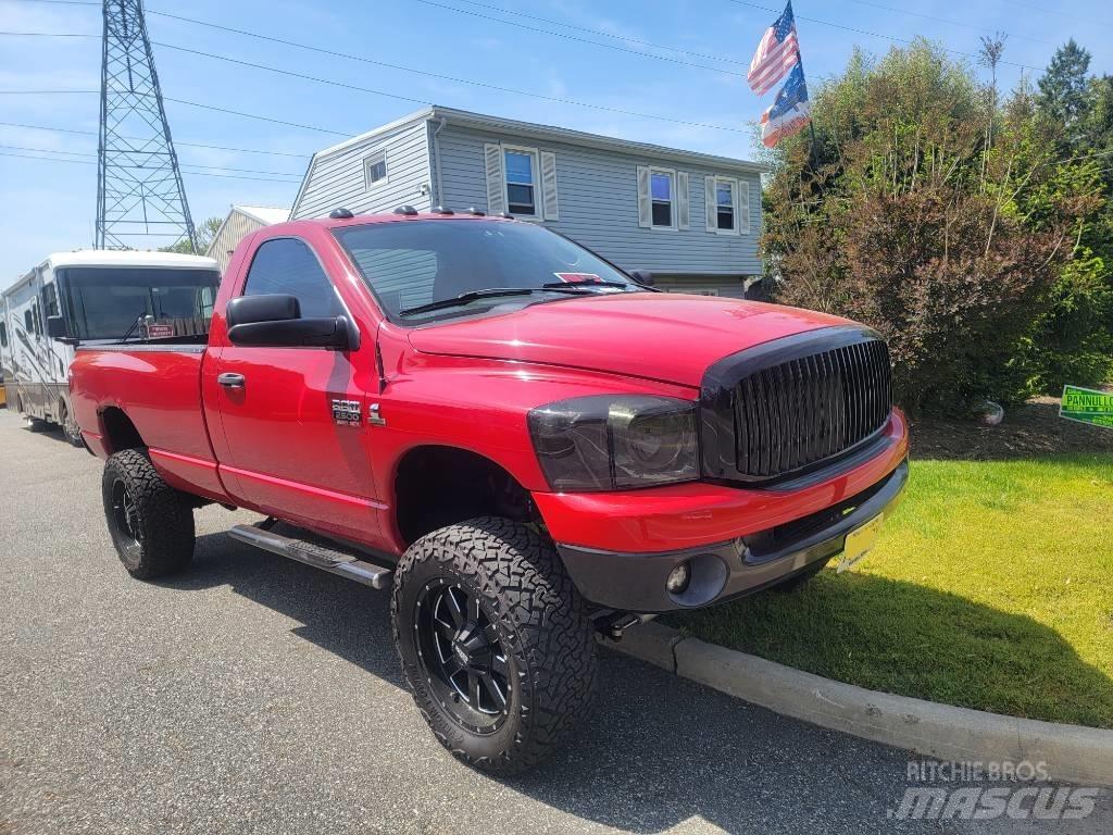 Dodge Ram 2500 Caja abierta/laterales abatibles