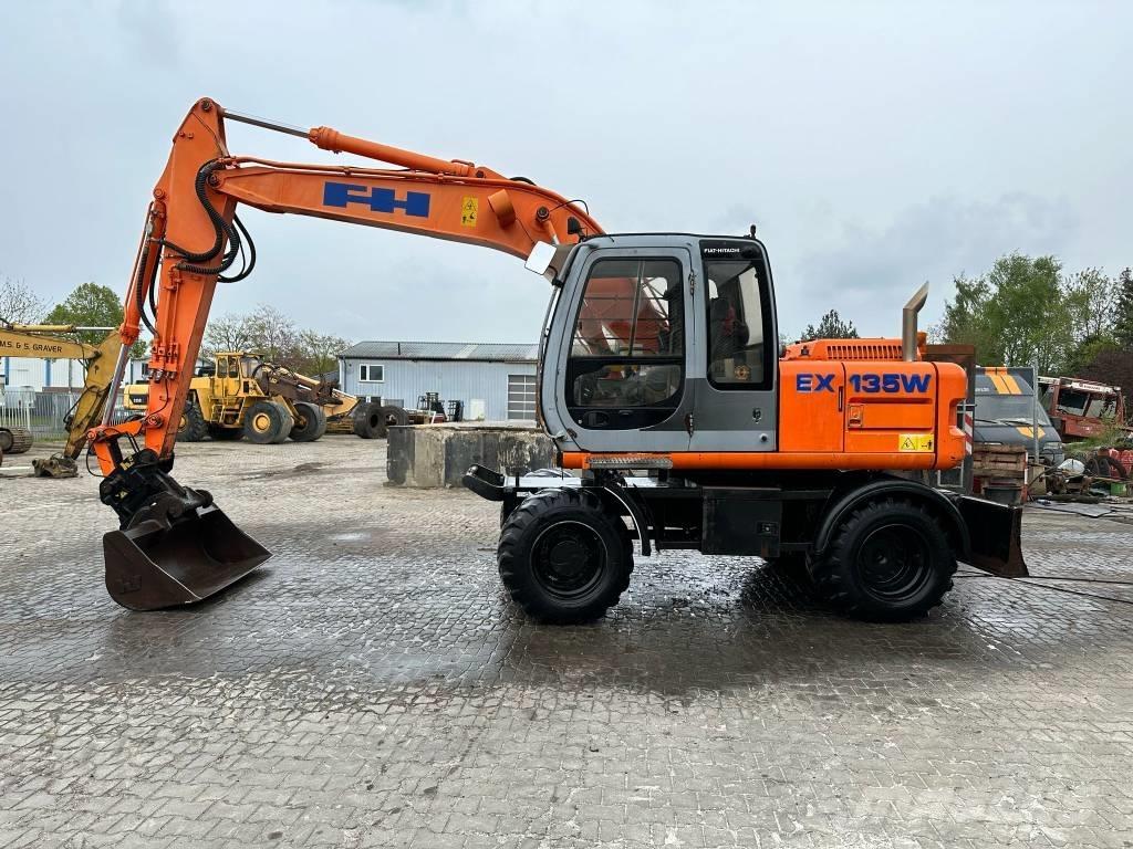 Fiat-Hitachi EX135W Excavadoras de ruedas