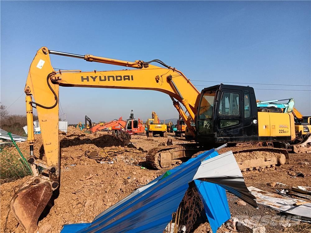 Hyundai R225LC-7 Excavadoras sobre orugas