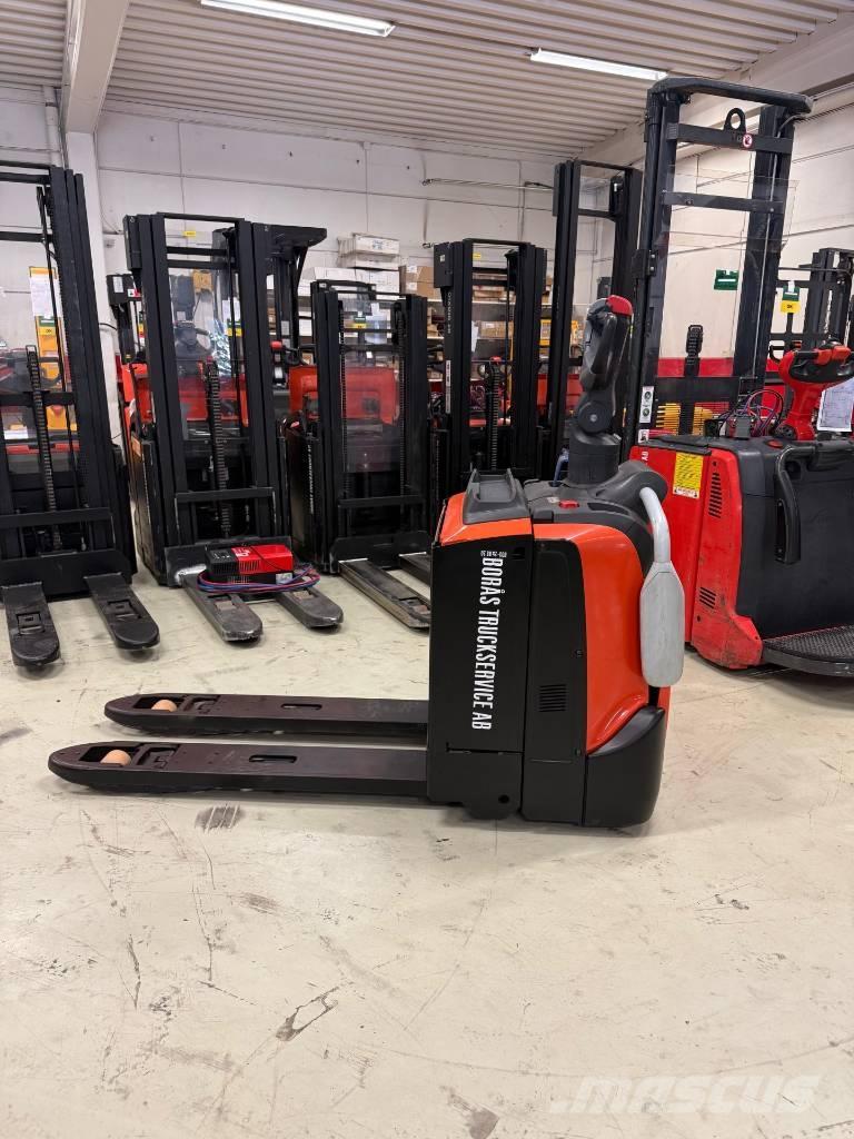 Toyota truck LPE 200 Montacargas con plataformas de baja elevación