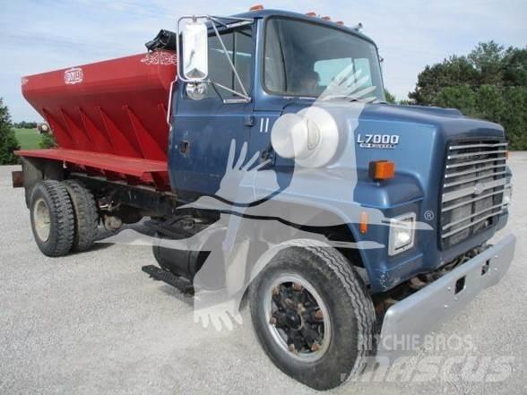 Ford LN7000 Otros