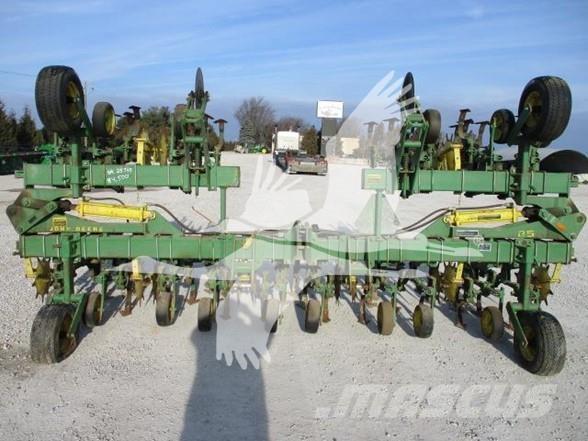 John Deere 85 Cultivadoras para cultivos en hilera